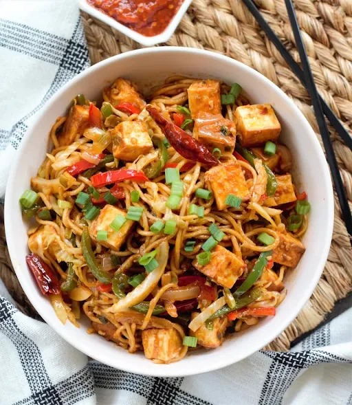 Paneer Hakka Noodles