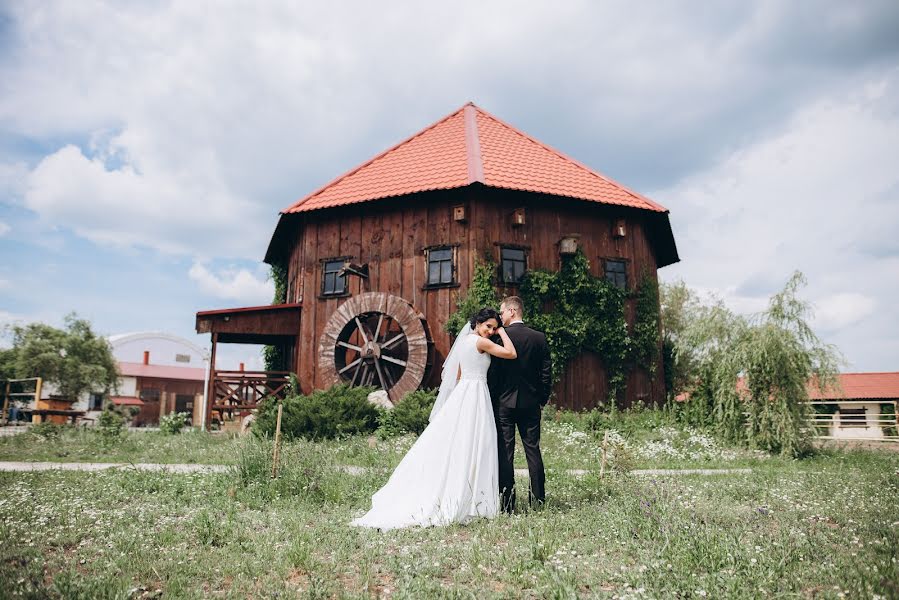 Kāzu fotogrāfs Iren Bondar (bondariren). Fotogrāfija: 15. jūlijs 2018