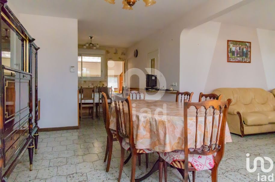 Vente maison 5 pièces 132 m² à La Roche-sur-Yon (85000), 209 999 €