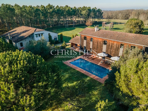 House with pool 1