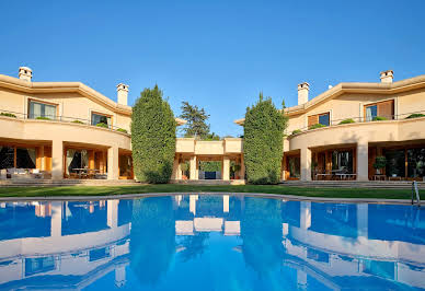 Maison avec piscine et jardin 2