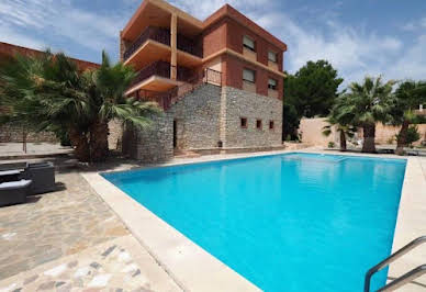 Villa with pool and terrace 4