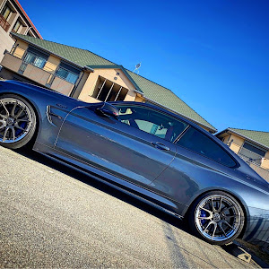 M4 クーペ