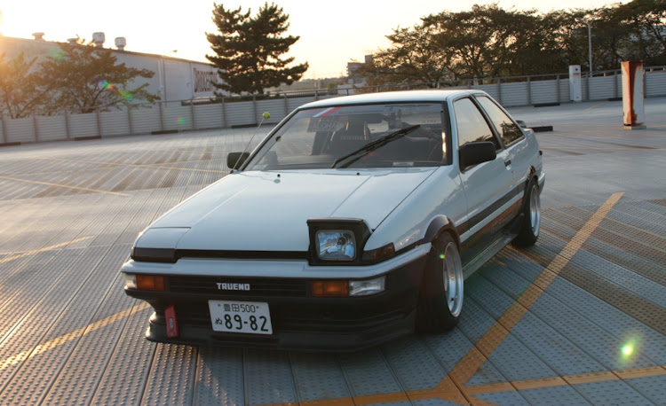 カローラレビンの元愛車たち・AE86・S2000・かろーらすぽーつ・左斜め前写真展に関するカスタム事例の投稿画像2枚目