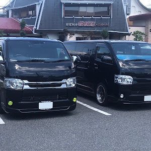 ハイエースバン TRH200V