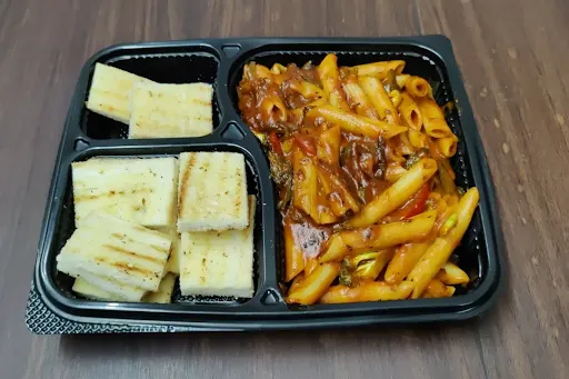 Broccoli Penne Pasta In Red Sauce With Garlic Toast [2 Slice]