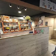 Dough Doughnuts 兜兜圈 二號店