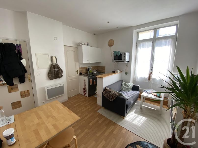 Location meublée appartement 2 pièces 25 m² à Quimper (29000), 485 €