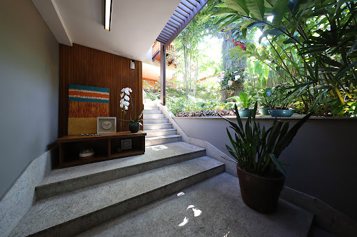 House with pool and garden 1
