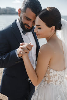 Fotógrafo de casamento Elizaveta Vladykina (vladykinaliza). Foto de 21 de março 2022