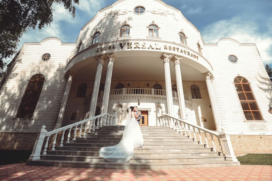 Fotógrafo de casamento Rada Bukharova (radarada). Foto de 8 de dezembro 2019