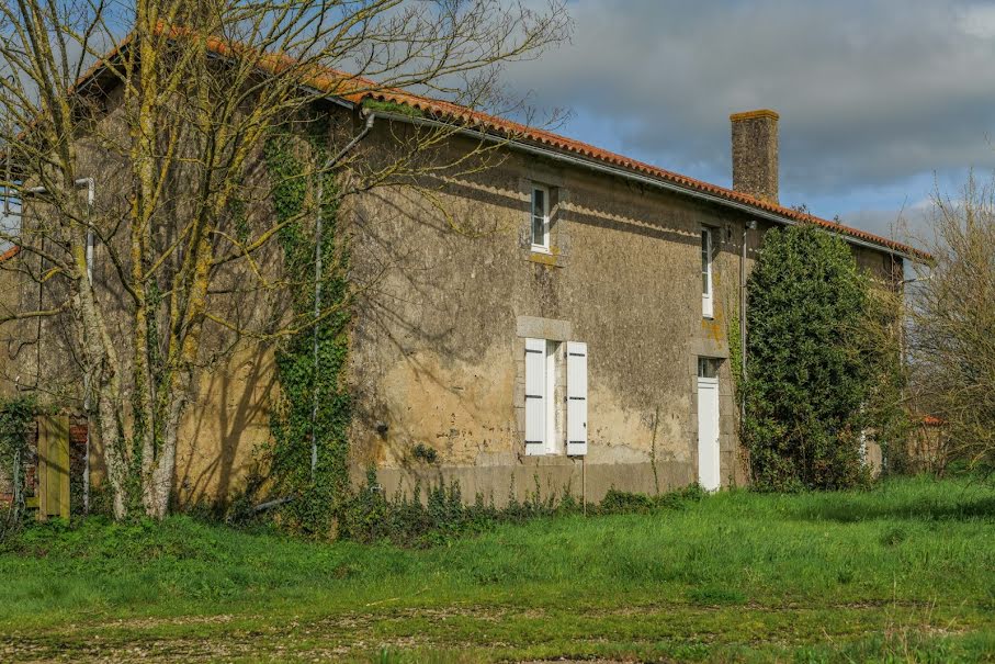 Vente maison 4 pièces 217 m² à Grosbreuil (85440), 185 500 €