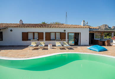 Villa with pool and terrace 5