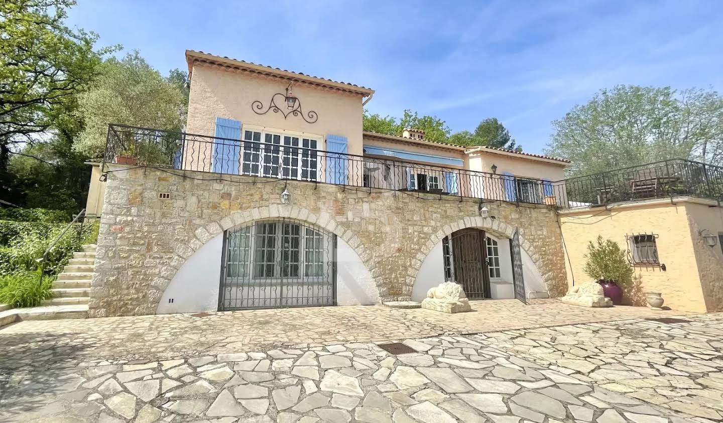 House with pool Valbonne