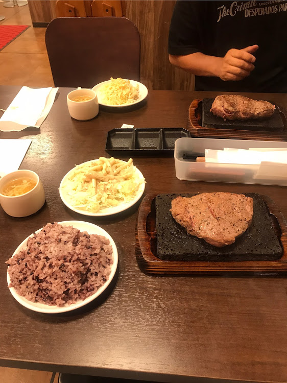 タントカスタムの早朝洗車✨・やっぱりステーキ🥩・赤い橋・撮影会・今晩ニャー🐱に関するカスタム事例の投稿画像3枚目