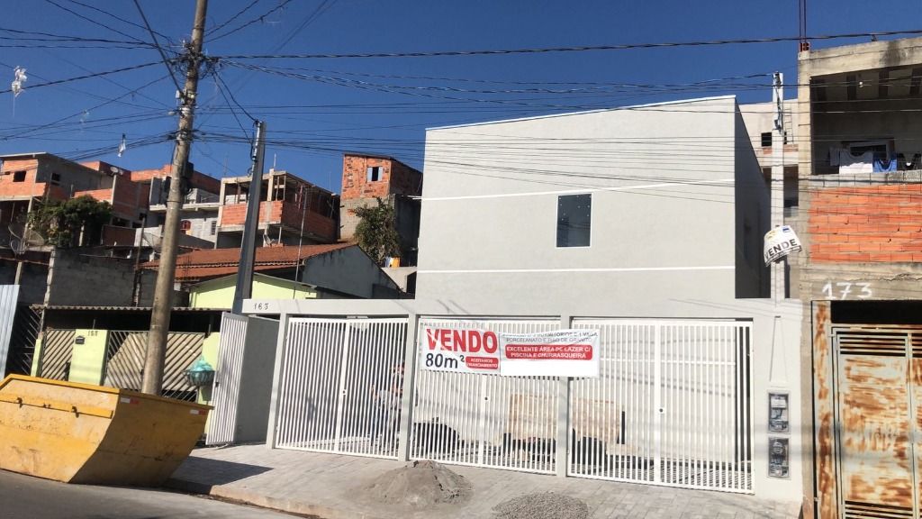 Sobrado Novo - 2 Dormitórios 80 m² com Área Gourmet e Piscina - Oportunidade.