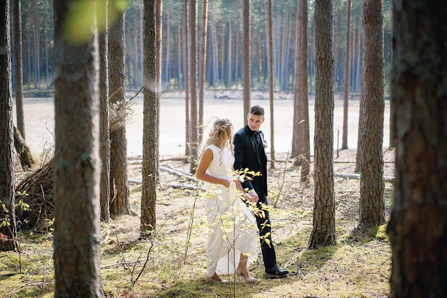 Wedding photographer Angelina Kameneva (kamenevy-art). Photo of 4 October 2020