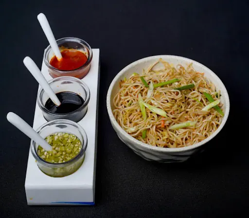 Veg Hakka Noodles