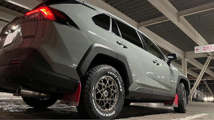 RAV4のTOYO OPEN COUNTRY R/T・キズが…・オフロードに関するカスタム事例の投稿画像2枚目