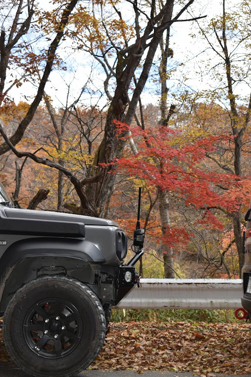 ジムニーシエラの紅葉と愛車・林道と紅葉・林道ツーリングに関するカスタム事例の投稿画像2枚目