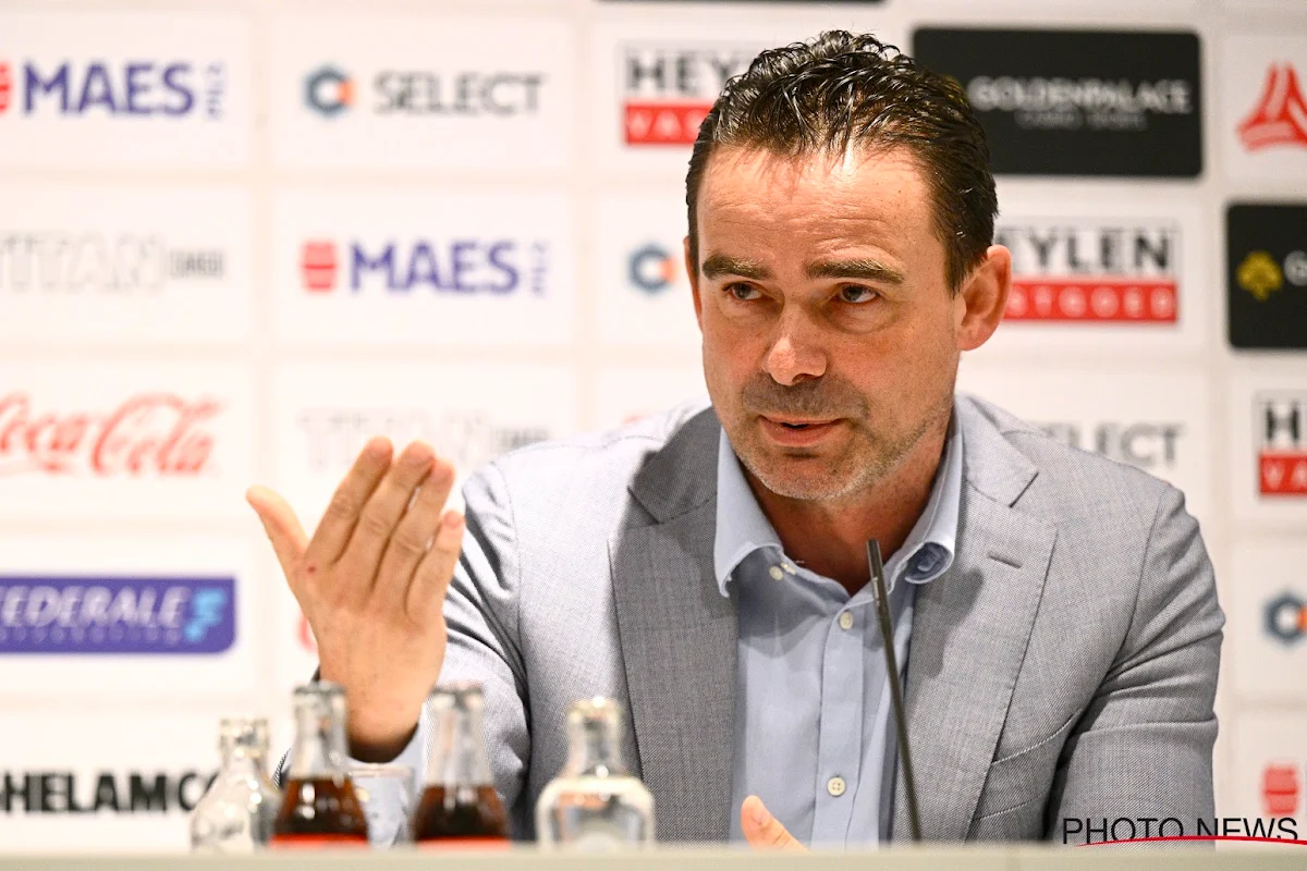 Overmars veut déjà boucler un premier transfert à l'Antwerp