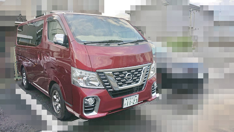 NV350キャラバンのDIY・フロントグリル・メッキに関するカスタム事例の投稿画像4枚目