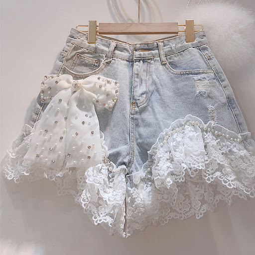 Title 4, High-waisted Shorts with Diamond Korean Jeans f...