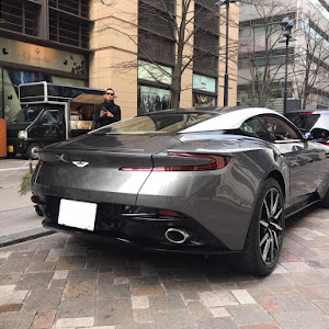 DB11 クーペ