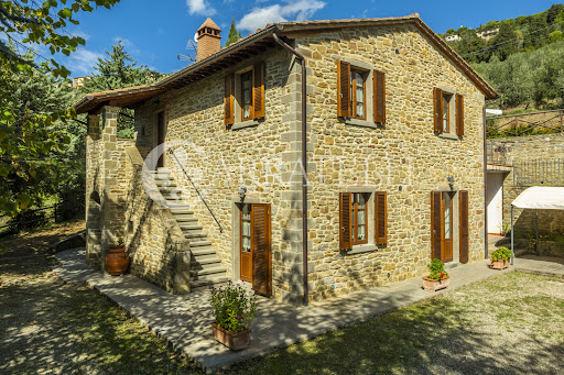 Farmhouse with garden and pool 4