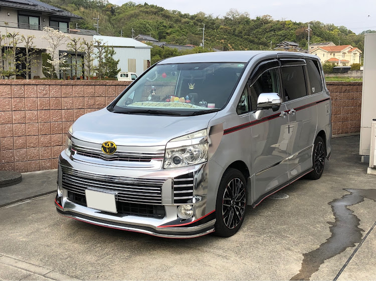 ヴォクシーのコロナウイルスに負けるな・洗車・DIY・コーティングに関するカスタム事例の投稿画像1枚目