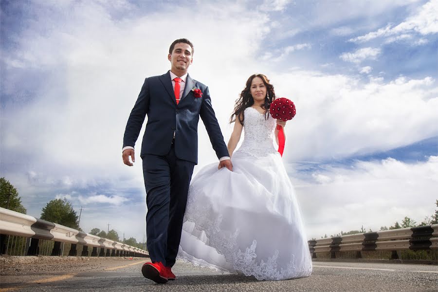 Wedding photographer Dzhamil Vakhitov (jamfoto). Photo of 17 December 2013