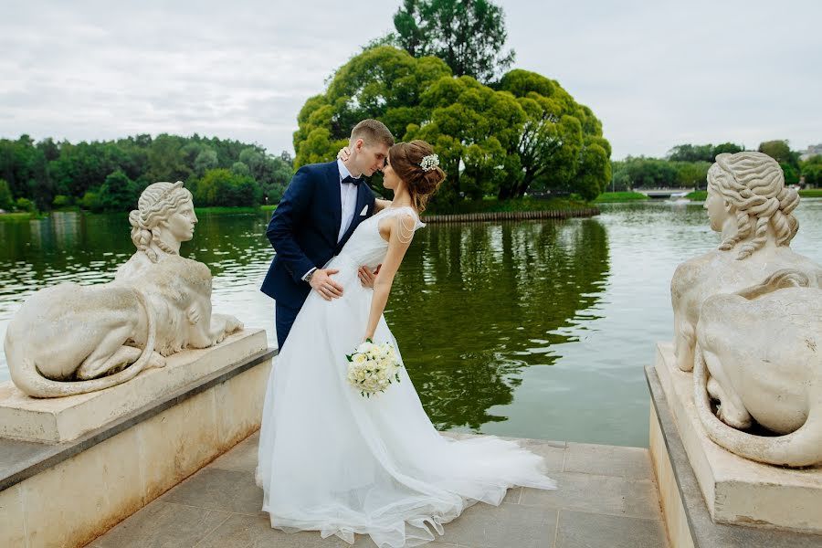 Wedding photographer Viktor Lyubineckiy (viktorlove). Photo of 7 May 2019