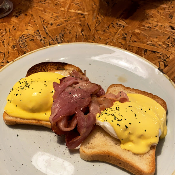 Eggs Benedict