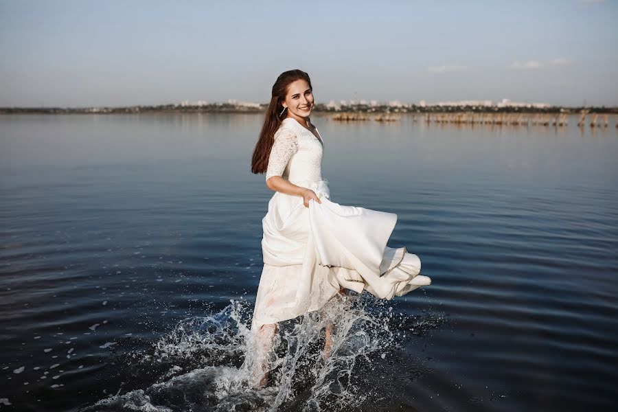 Wedding photographer Aleksandr Malysh (alexmalysh). Photo of 19 December 2019