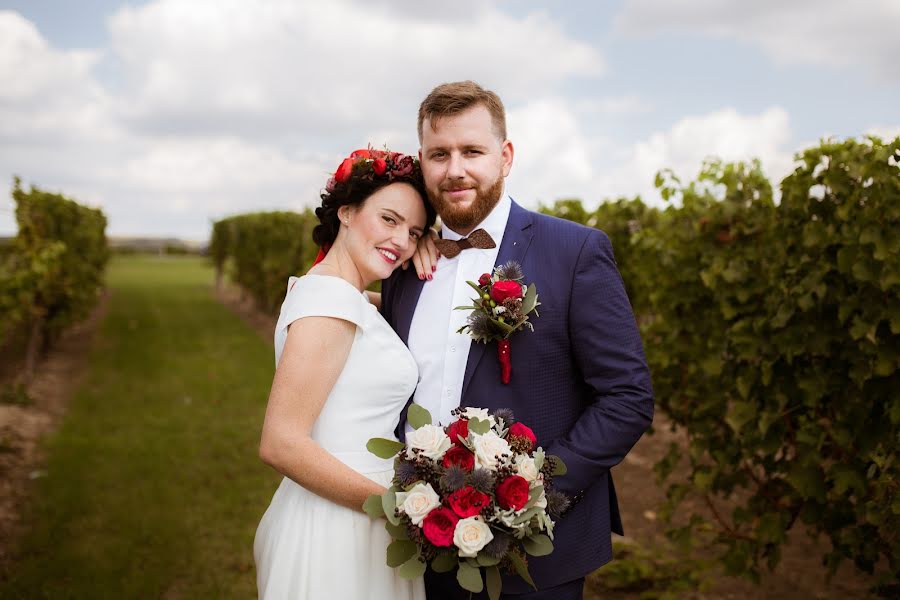 Fotógrafo de casamento Laura Laurencikova (absinthfairy). Foto de 26 de novembro 2018