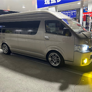 ハイエースワゴン TRH224W