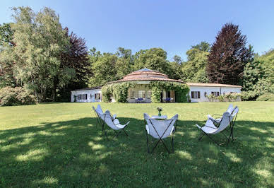 Villa avec piscine en bord de mer 1