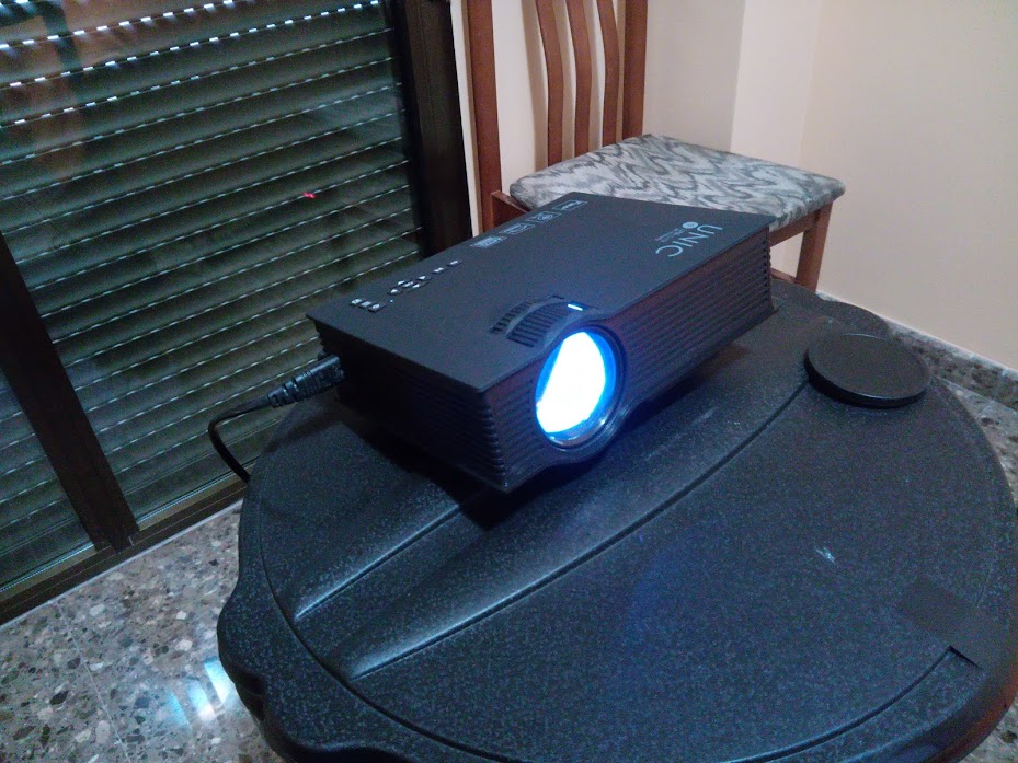 Mi REVIEW: Proyector UNIC UC46 de bajo coste, 1200 lumens, contraste 800:1