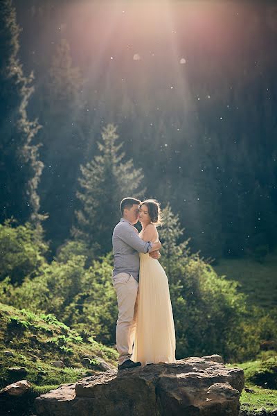 Fotógrafo de casamento Ilya Yuzhakov (yuzhakov). Foto de 8 de agosto 2018