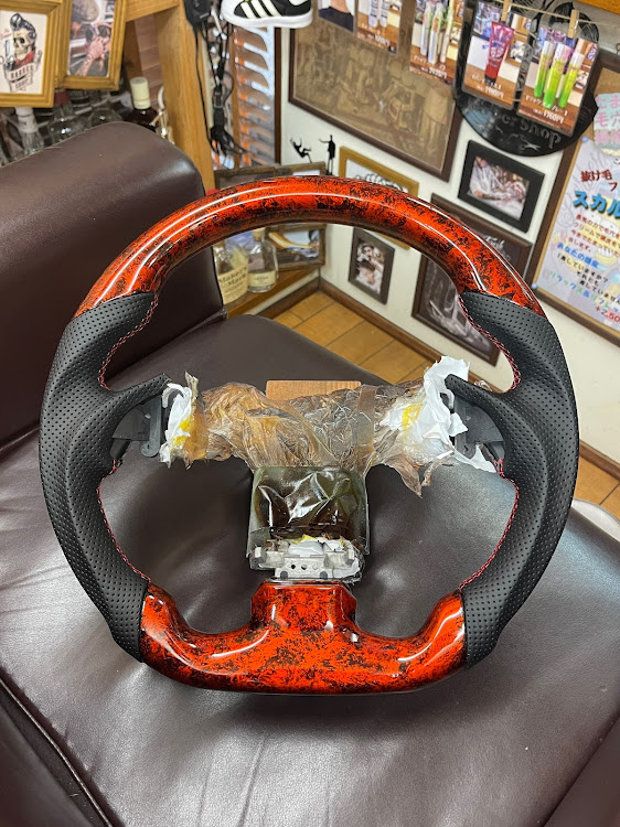 スカイラインクーペのラップ塗装・ハンドル・内張り・DIYに関するカスタム事例の投稿画像1枚目
