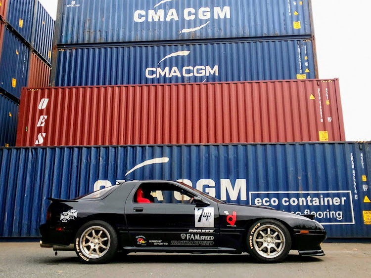 RX-7のFC3S・ミッチー撮り・埠頭ロケ・いいね👍コメント、いつもありがとうございます😊・中山美穂さんのご冥福をお祈りします。に関するカスタム事例の投稿画像3枚目