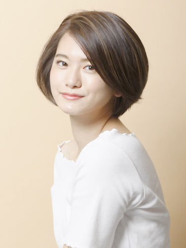 おしゃれな50代女性の定番ヘア 前下がり ショートボブ の髪型を大特集 Trill トリル