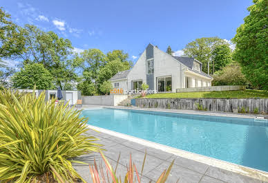 Maison avec piscine et terrasse 10