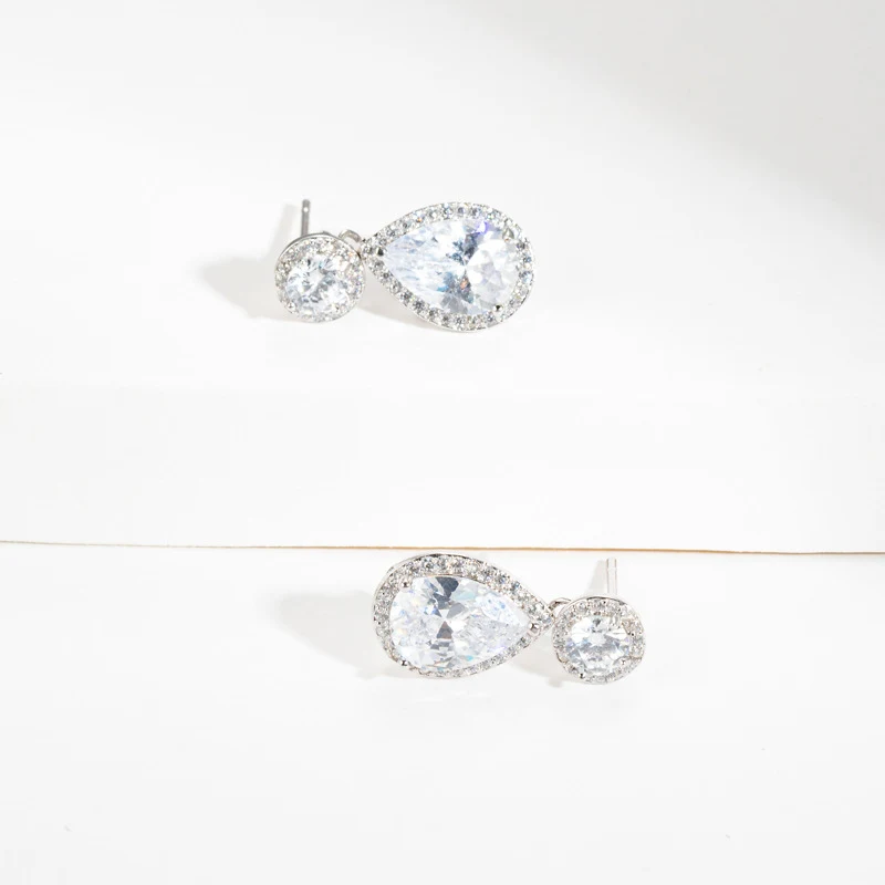 Boucles d'oreilles goutte d'eau en zircon, luxe abordable, design spécial haute sensibilité. Accessoire mode pour femme, élégance assurée.