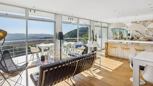 House with pool and terrace 4