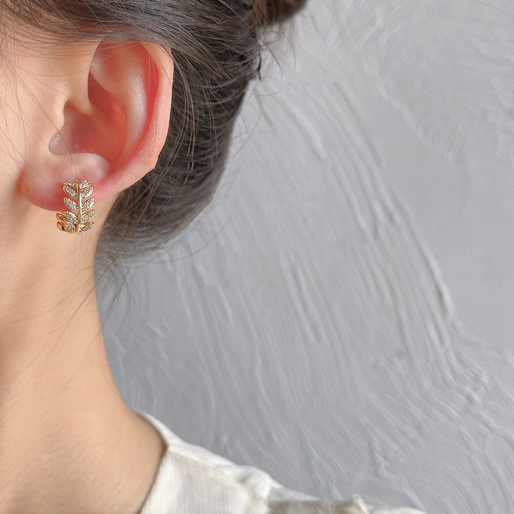Title 4, Micro-paved Zircon-plated 14K Wheat Ear Buckle ...