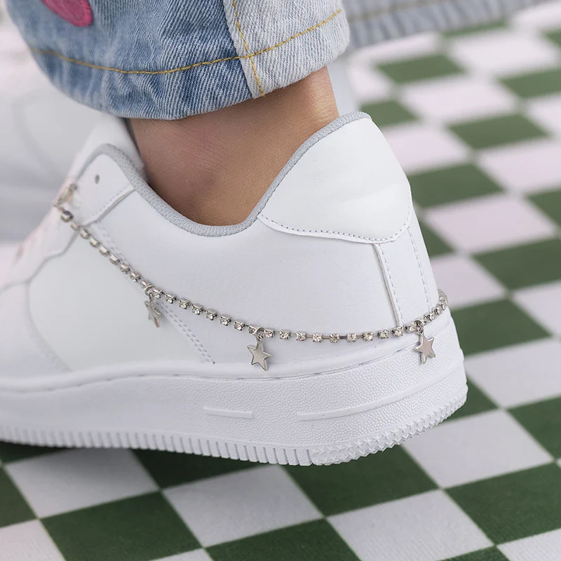 Chaîne de chaussures Punk Love Pearl à double couche, mode simple et tendance. Accessoire idéal pour personnaliser vos chaussures et affirmer votre style unique.