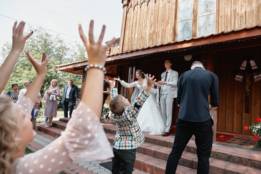 Jurufoto perkahwinan Ruslan Khomishin (homyshyn). Foto pada 2 Januari 2021