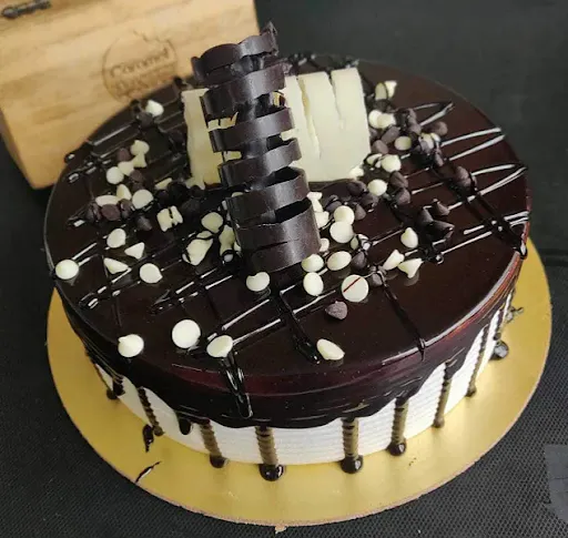 Vanilla Chocolate Cake