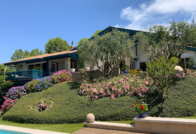 House with pool and garden 2